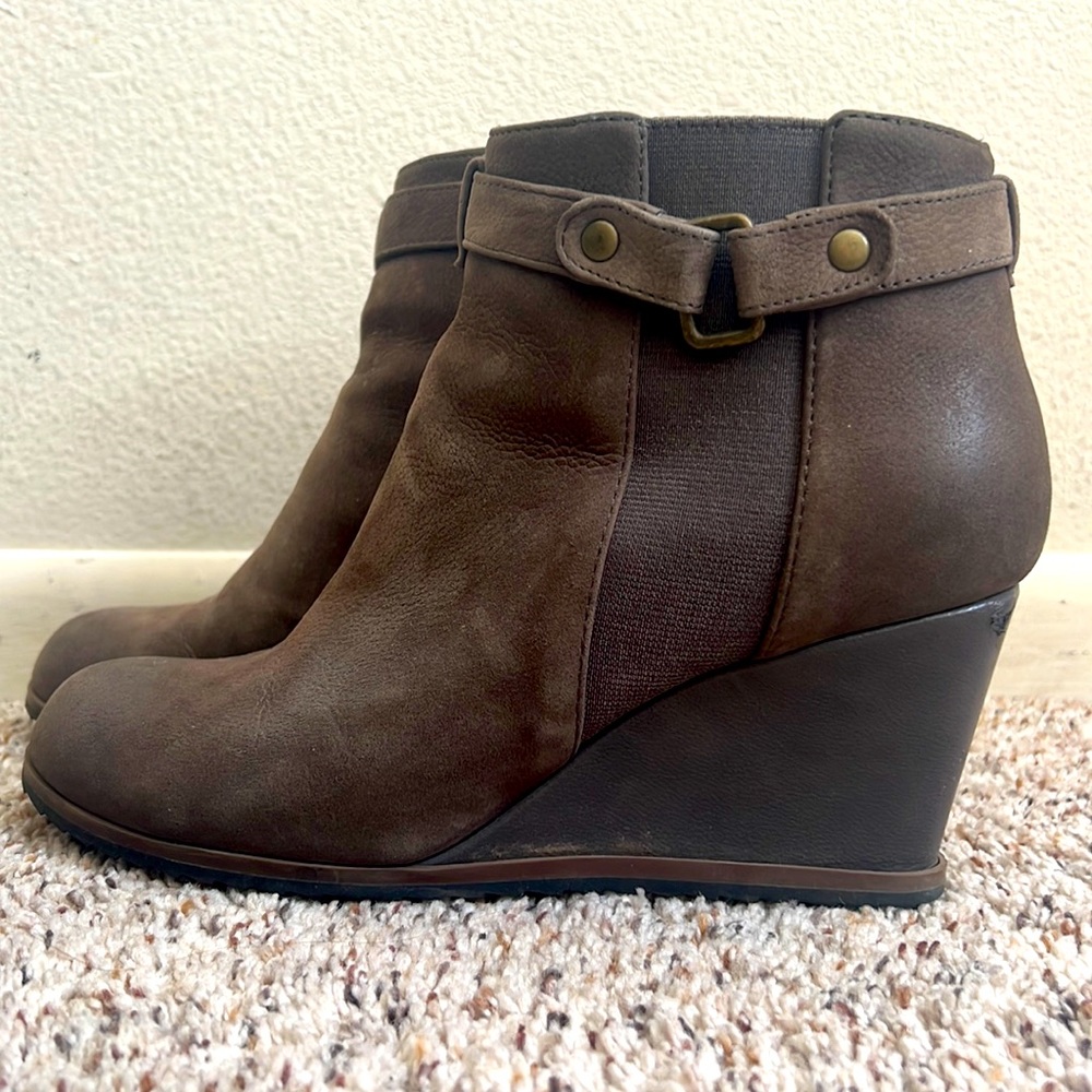 Susina Wedges 7.5
